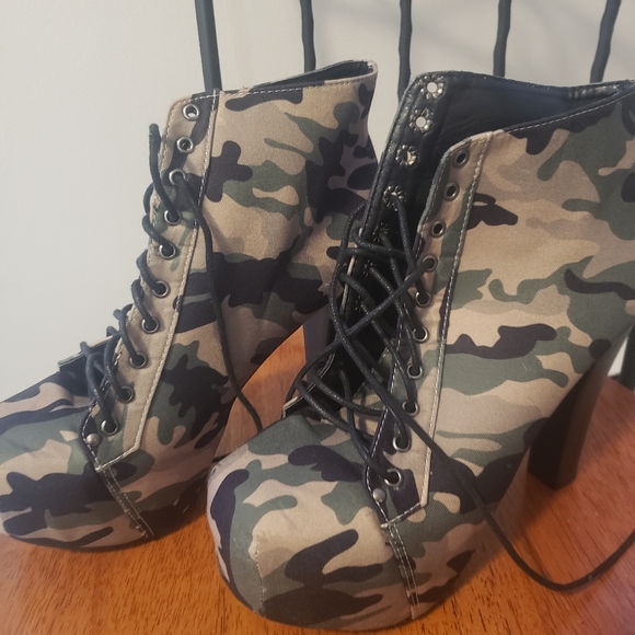 Camouflage ankle high boots - Picture 4 of 5